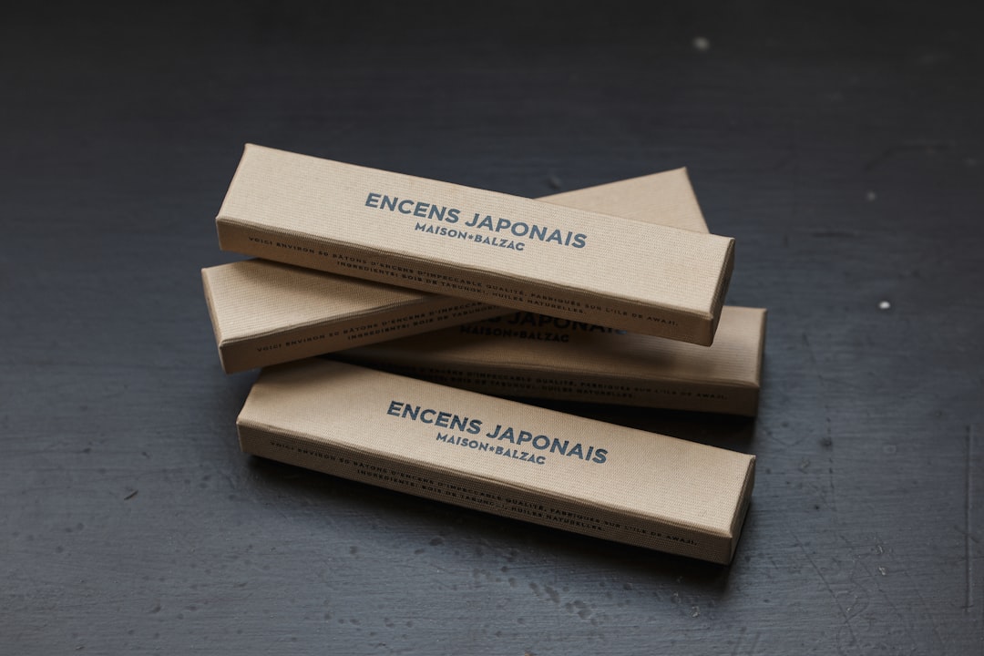 Cam Şişe Ambalajıyla Riviera Yağlarını Koru