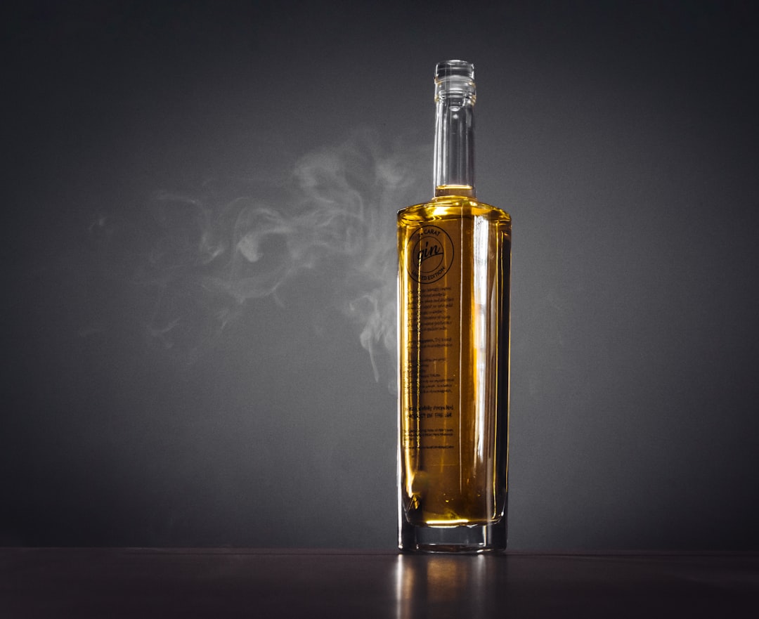 Ege’nin Özel Coğrafi İşaretli Yağları: Milas Kaba - olive oil bottle