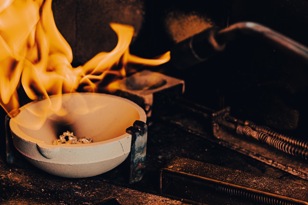 Kızartmalarda Aroma Artıran Naturel Birinci Yöntemleri - olive oil in a cooking pot