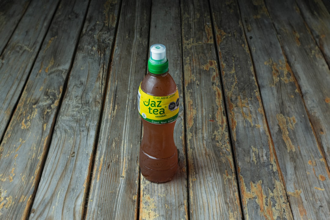 Trilye Çeşidi Milas Zeytinyağında Mutfak Sanatı - trilye olive oil in a bottle